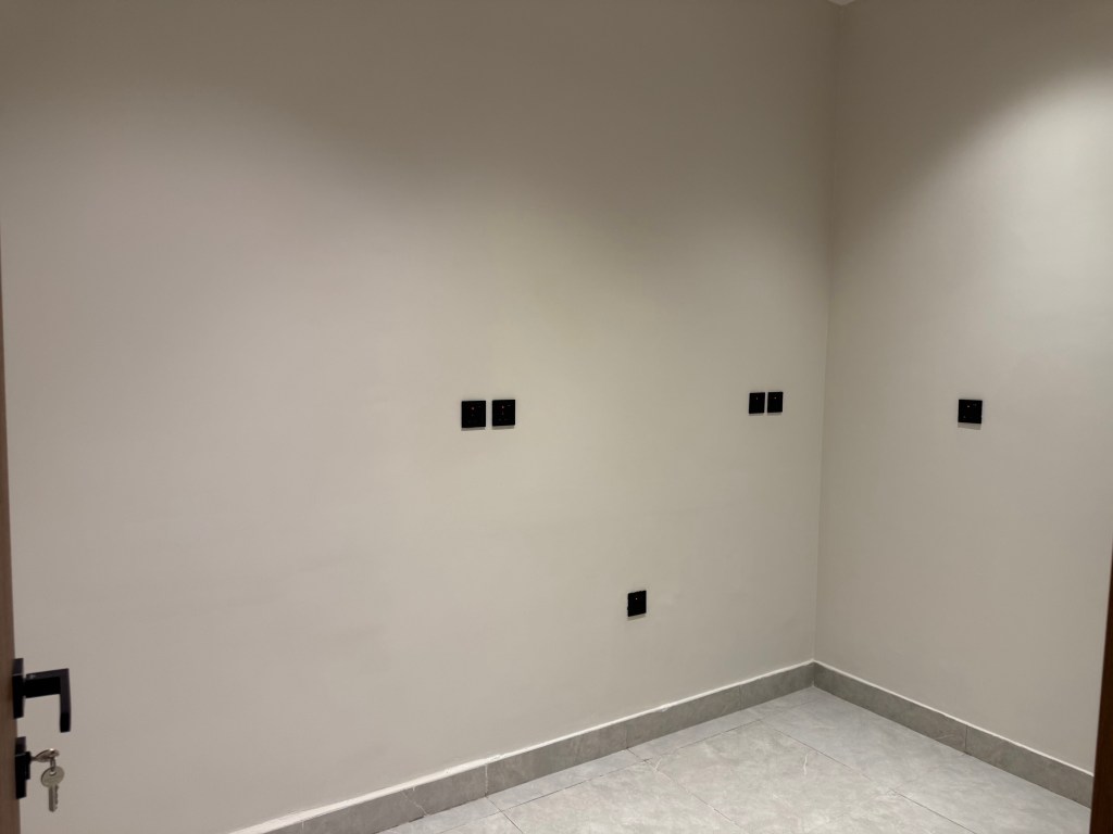 دور للبيع في حي الخير