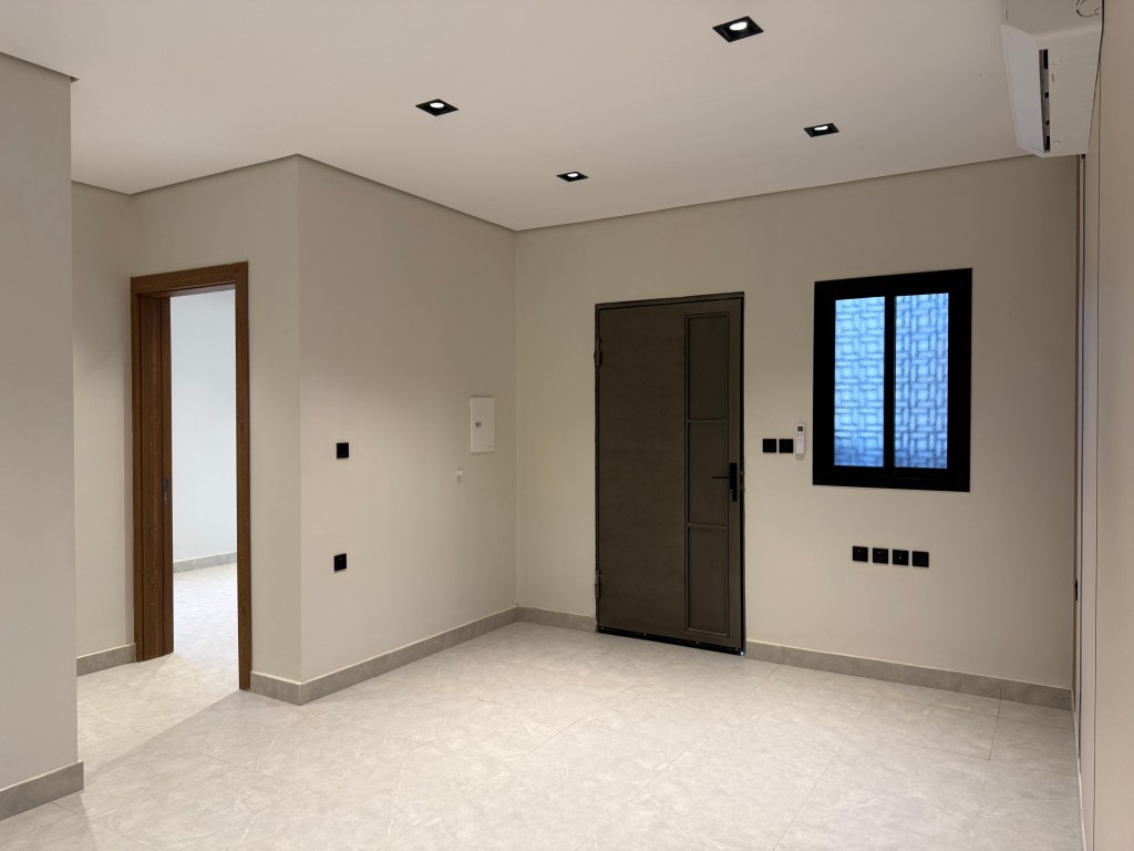 دور للبيع في حي الخير