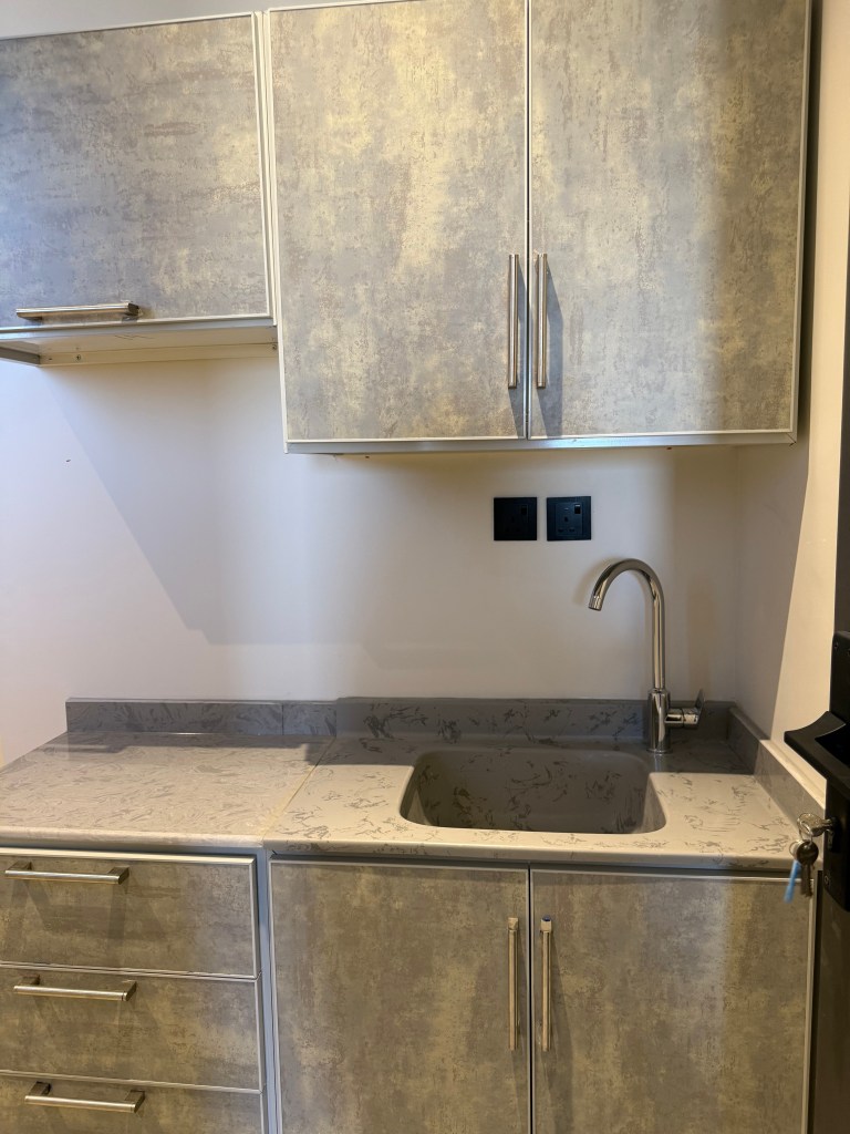 دور للبيع في حي الخير