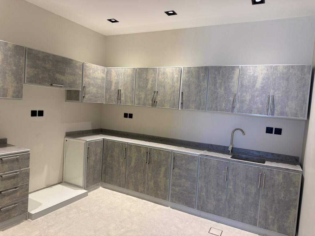 دور للبيع في حي الخير