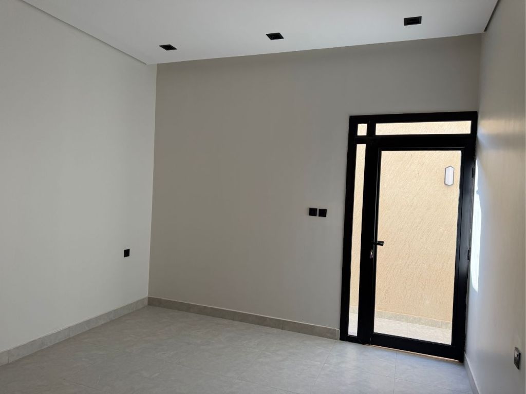 للبيع فيلا في حي الخير - شمال الرياض