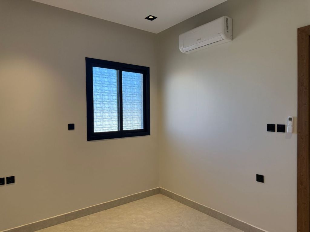 للبيع فيلا في حي الخير - شمال الرياض